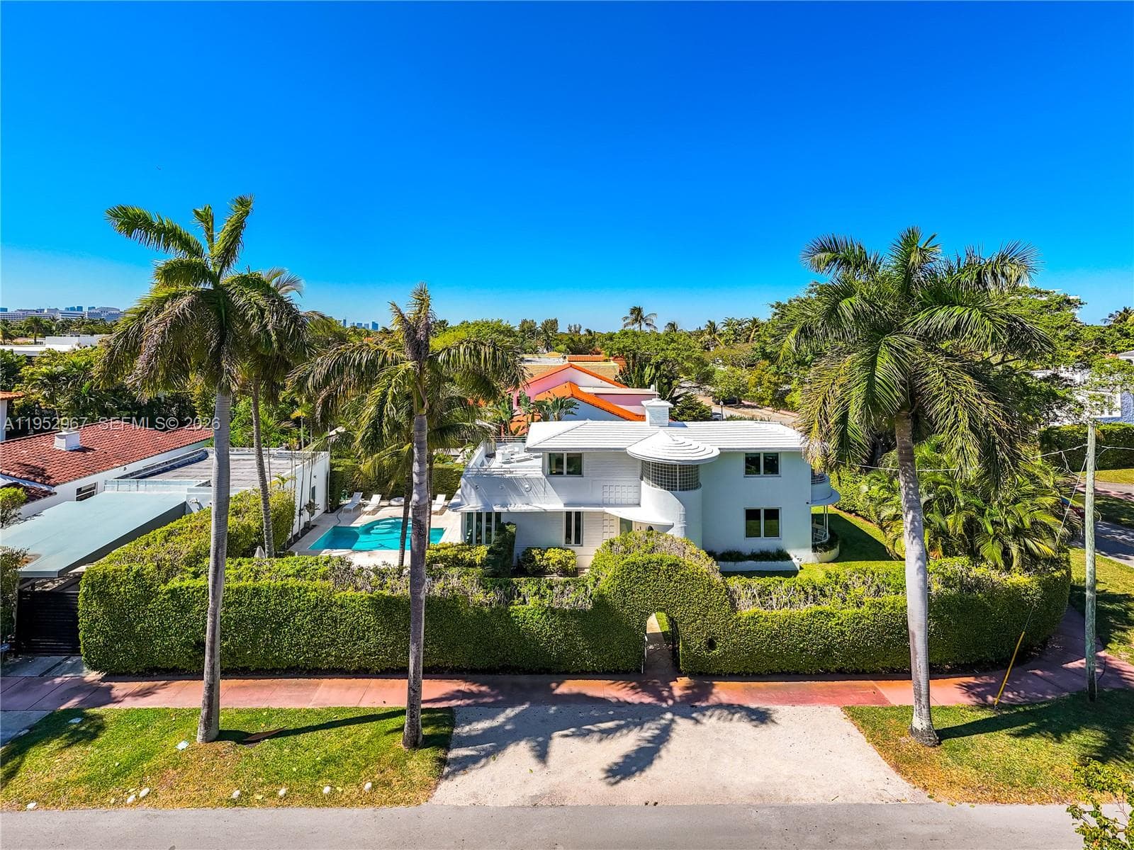 4580 Post Ave, Miami Beach FL 33140 — 2