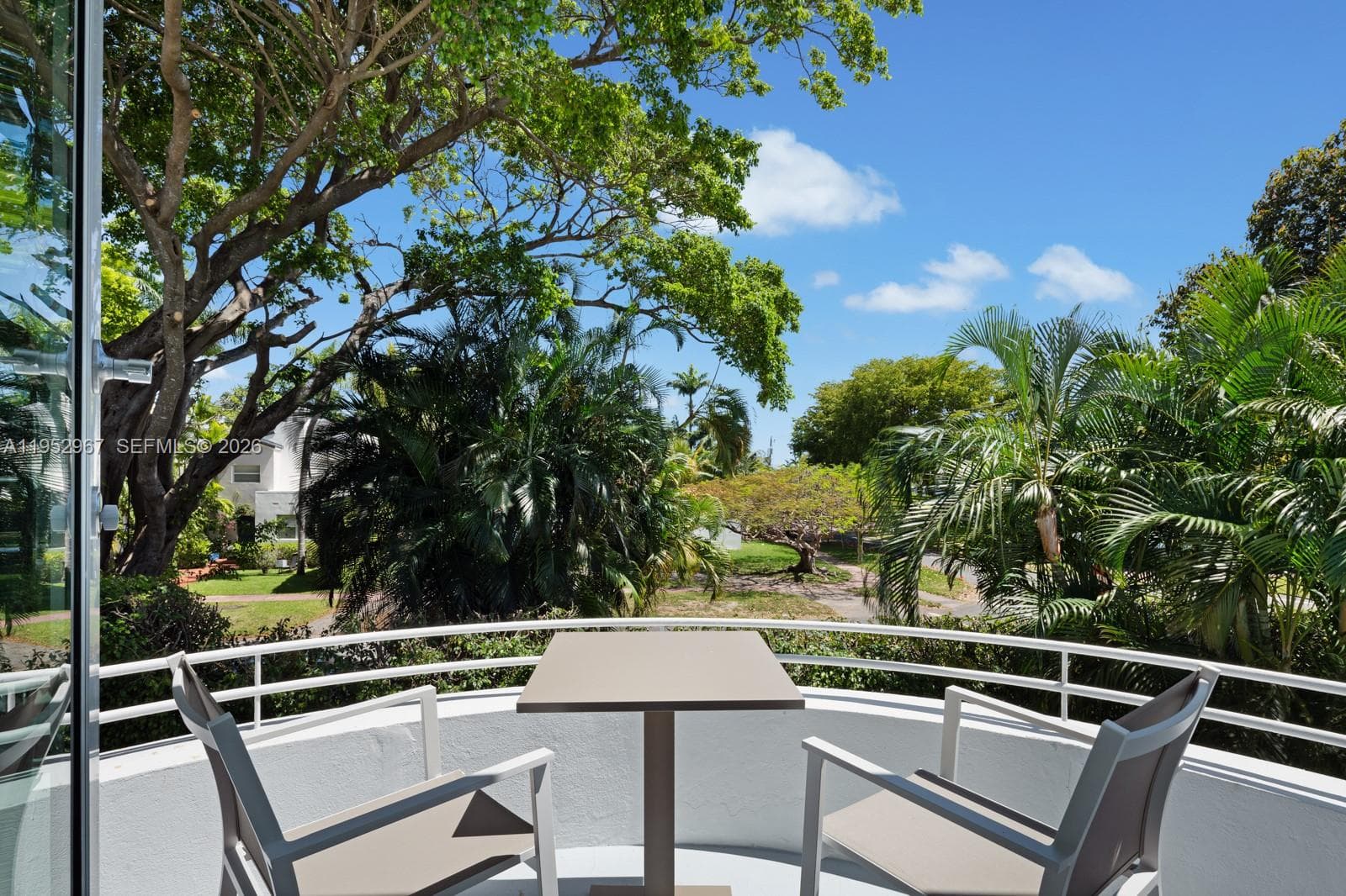 4580 Post Ave, Miami Beach FL 33140 — 46