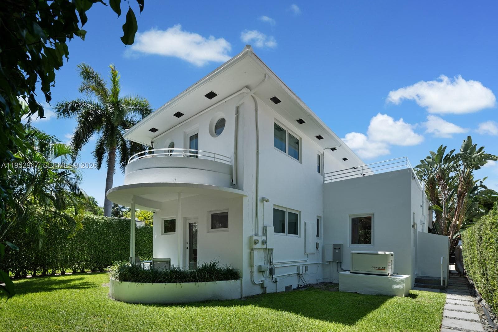 4580 Post Ave, Miami Beach FL 33140 — 47