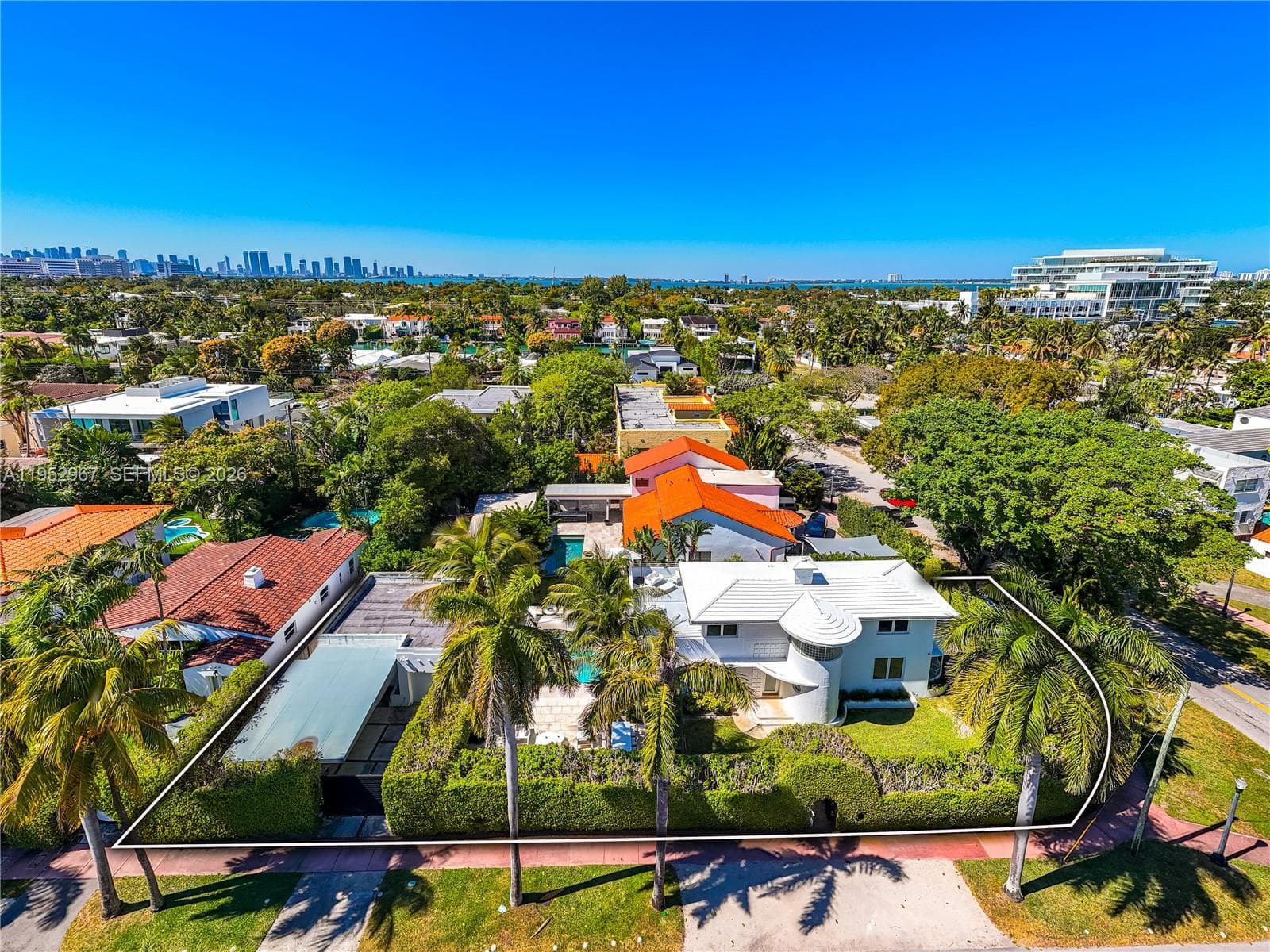 4580 Post Ave, Miami Beach FL 33140 — 7