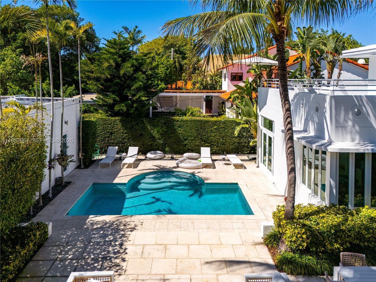 4580 Post Ave, Miami Beach FL 33140 — 3