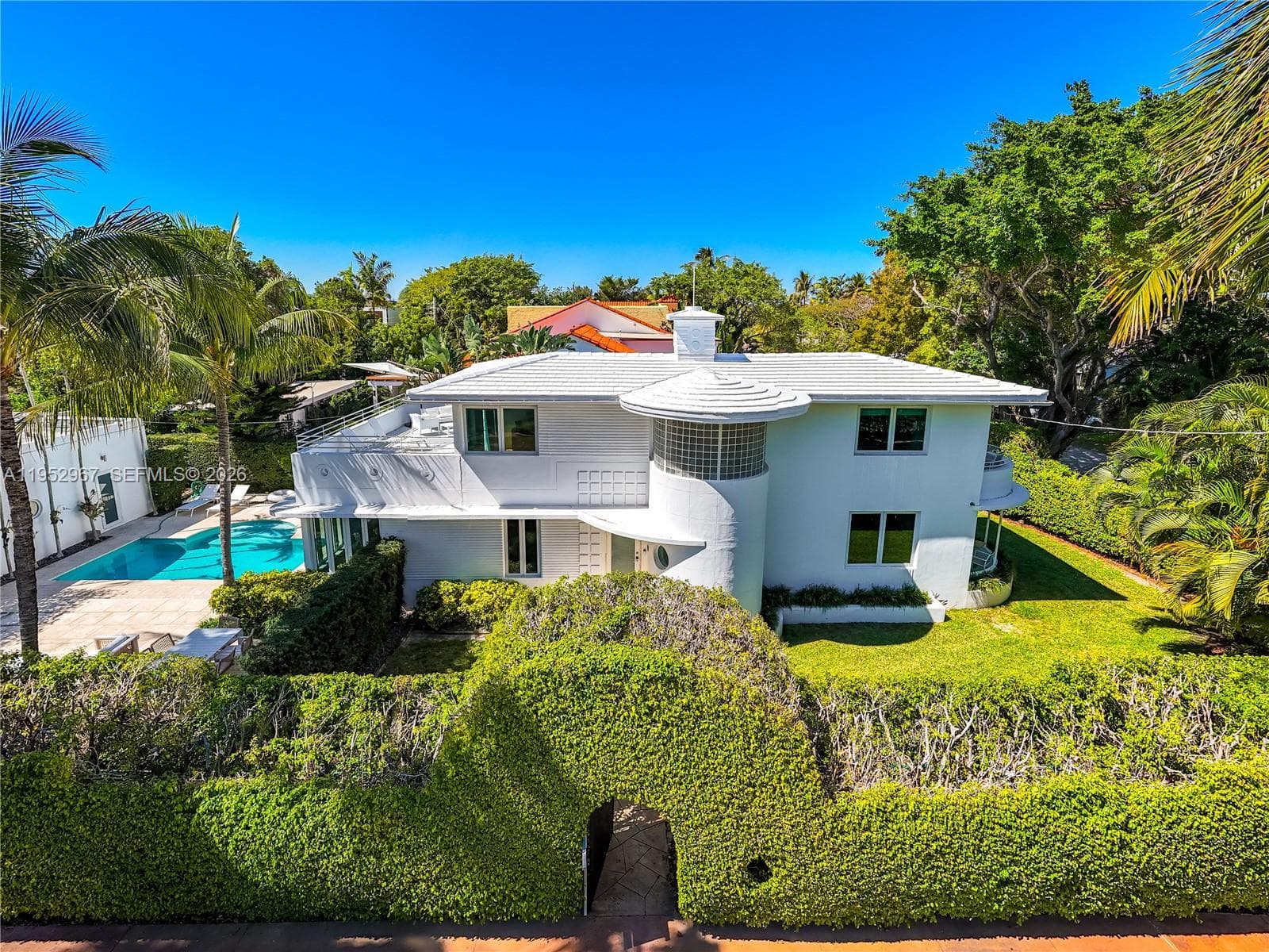 4580 Post Ave, Miami Beach FL 33140 — 1
