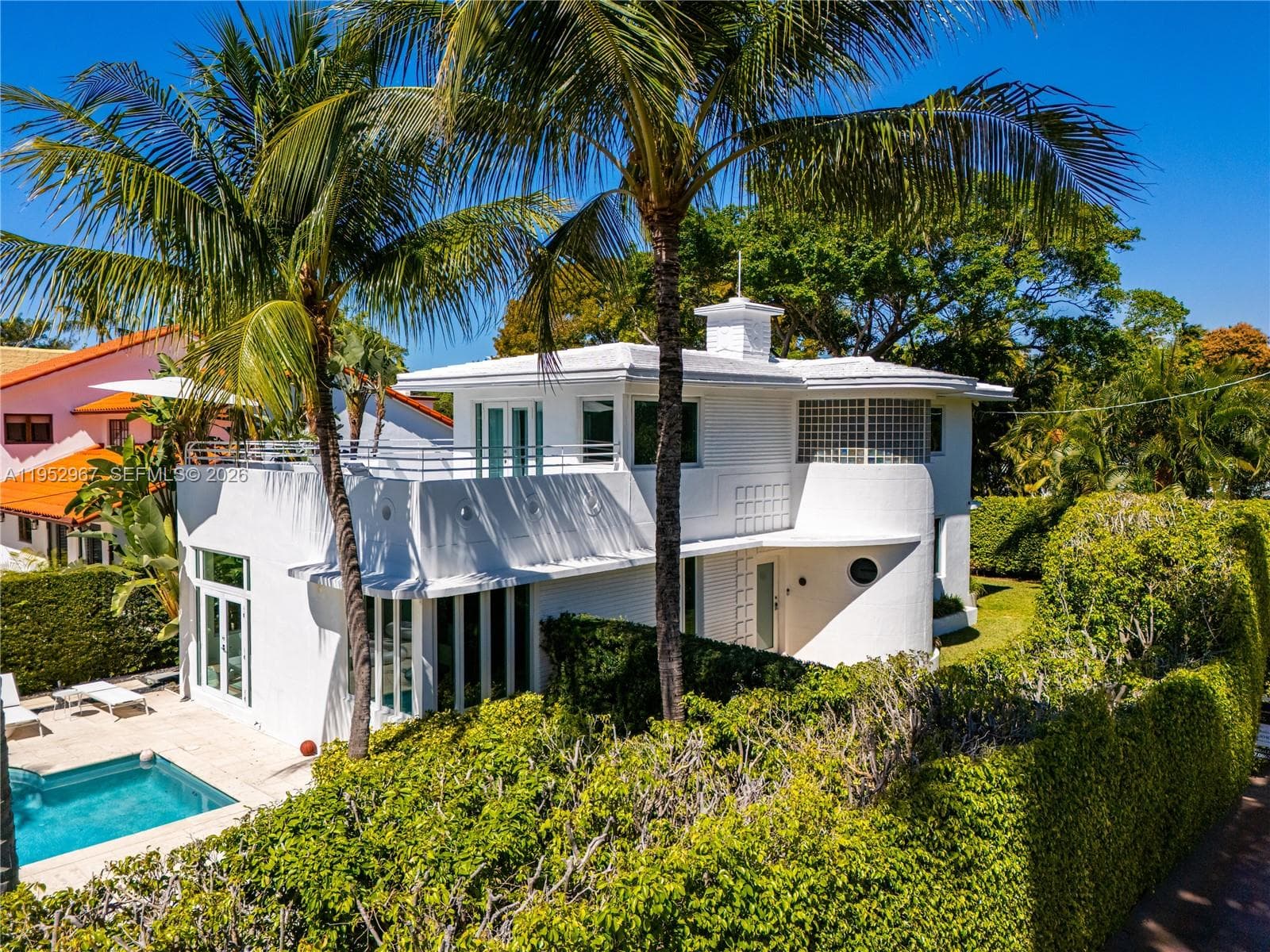 4580 Post Ave, Miami Beach FL 33140 — 5