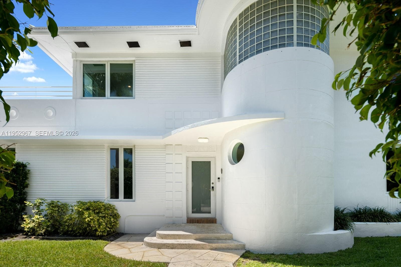 4580 Post Ave, Miami Beach FL 33140 — 9