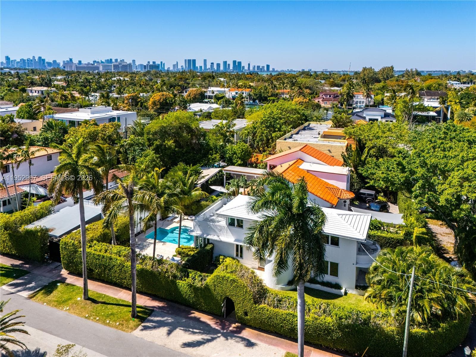 4580 Post Ave, Miami Beach FL 33140 — 49