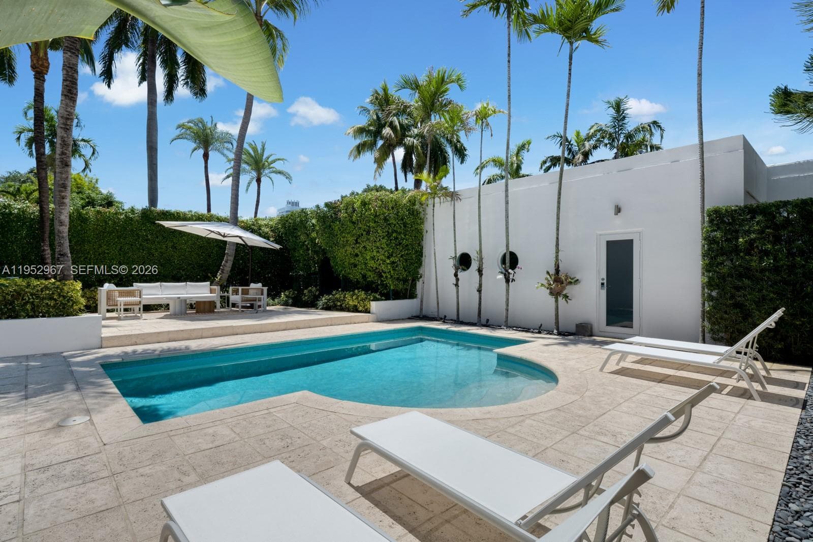 4580 Post Ave, Miami Beach FL 33140 — 18