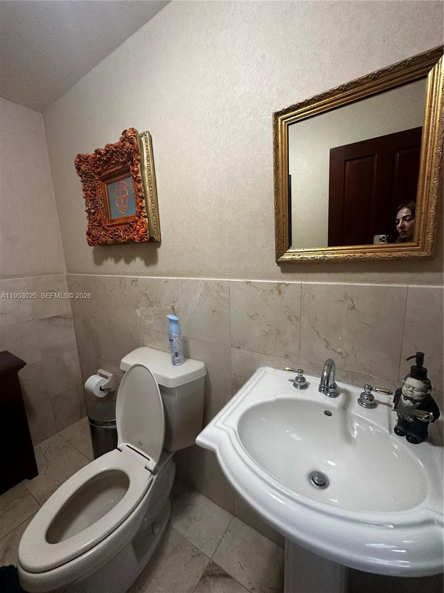 1105 SW 87th Ave, Miami FL 33174 — 5