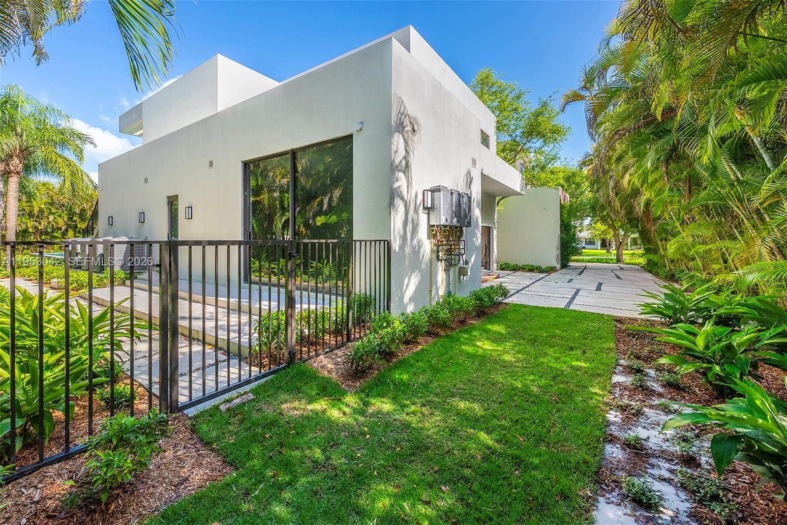 5825 SW 111th Ter, Pinecrest FL 33156 — 17