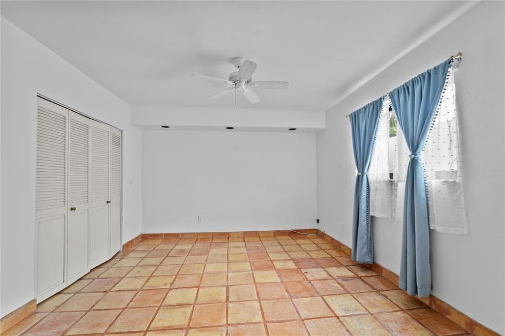 2924 Day Avenue # N211, Miami FL 33133 — 17