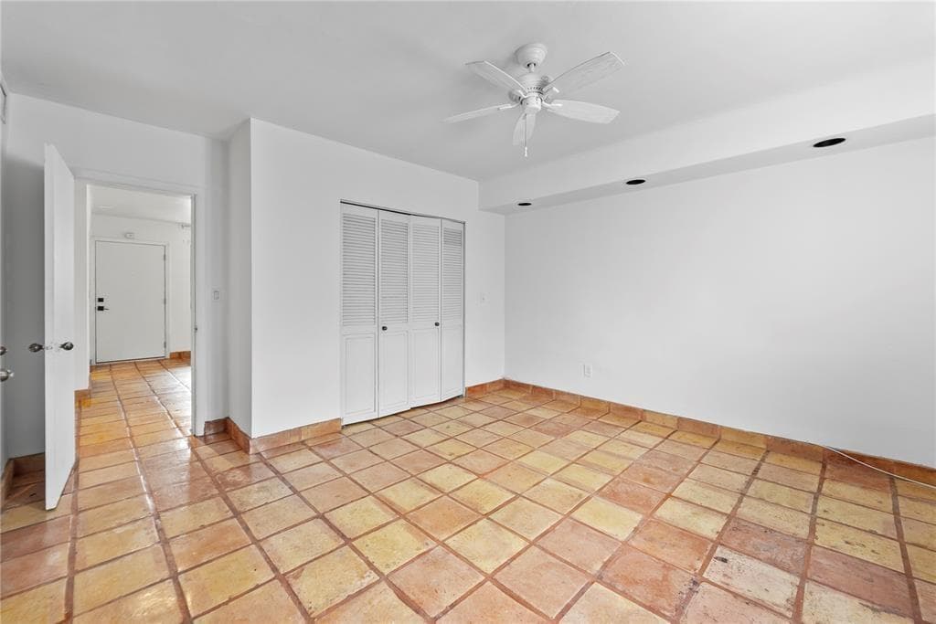 2924 Day Avenue # N211, Miami FL 33133 — 16