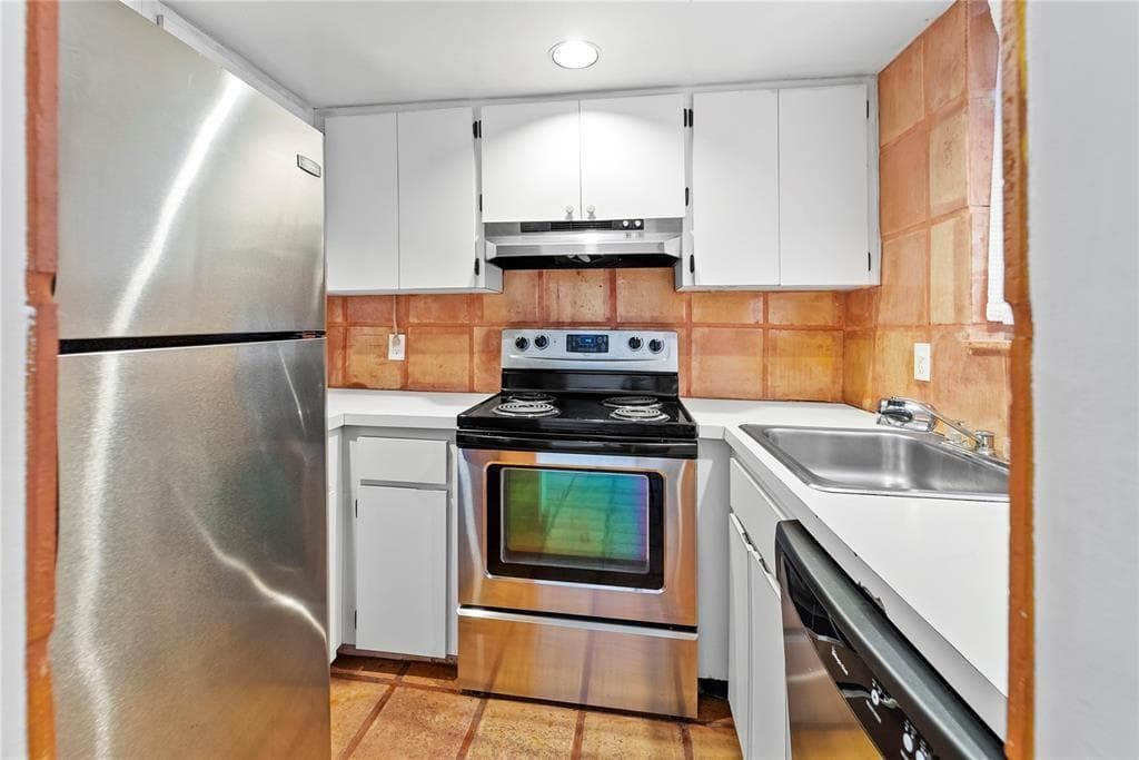 2924 Day Avenue # N211, Miami FL 33133 — 22