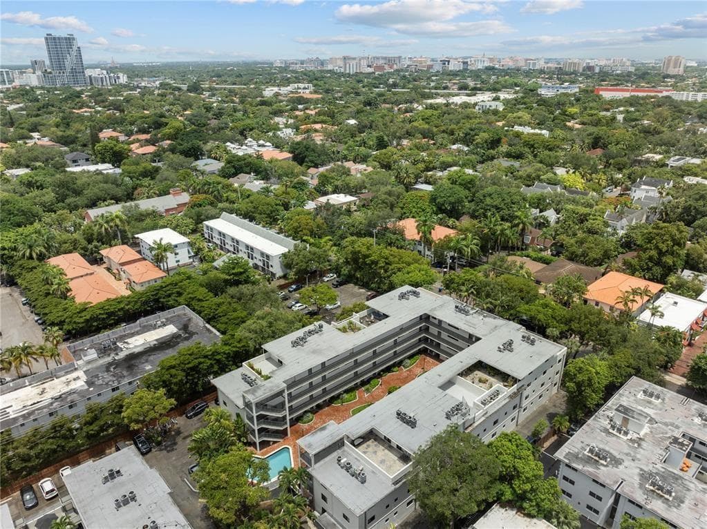 2924 Day Avenue # N211, Miami FL 33133 — 5