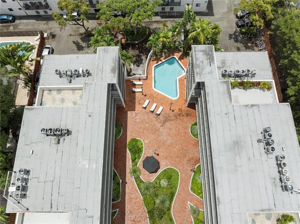 2924 Day Avenue # N211, Miami FL 33133 — 24