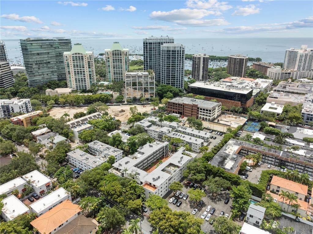 2924 Day Avenue # N211, Miami FL 33133 — 11