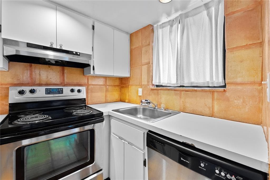 2924 Day Avenue # N211, Miami FL 33133 — 21