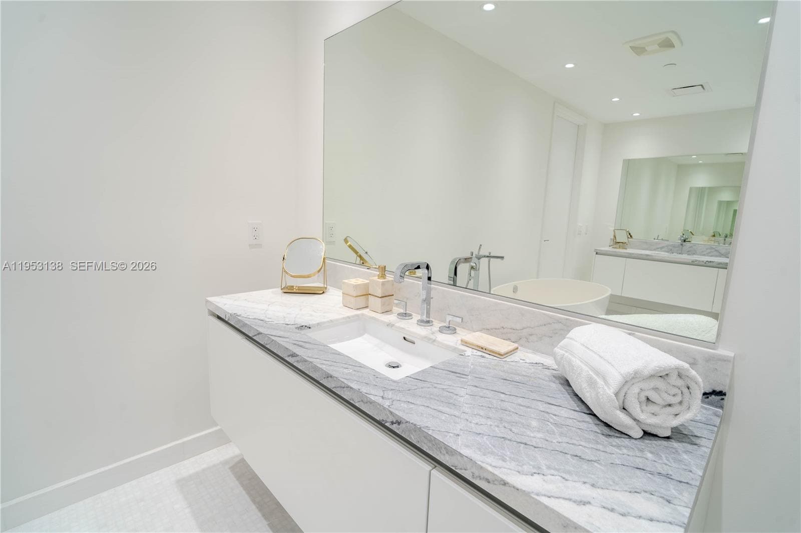700 NE 26th Ter # 2602, Miami FL 33137 — 32
