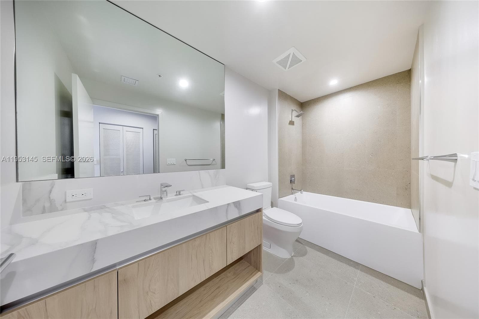 11 NE 6th Street # 3209, Miami FL 33132 — 16