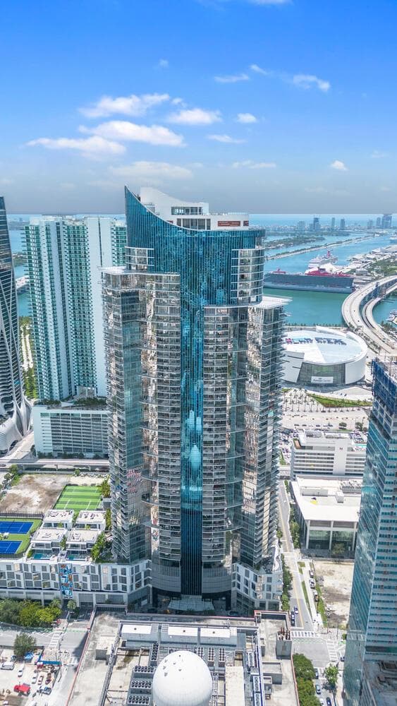 851 NE 1st Avenue # 306, Miami FL 33132 — 1