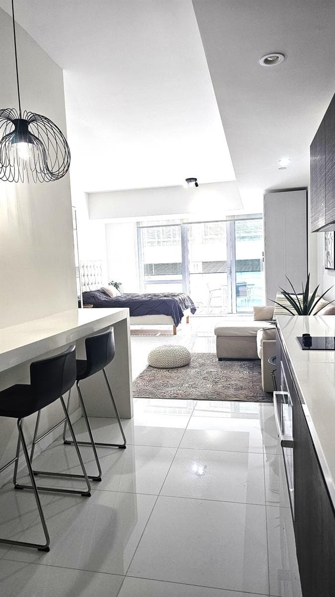 851 NE 1st Avenue # 306, Miami FL 33132 — 5