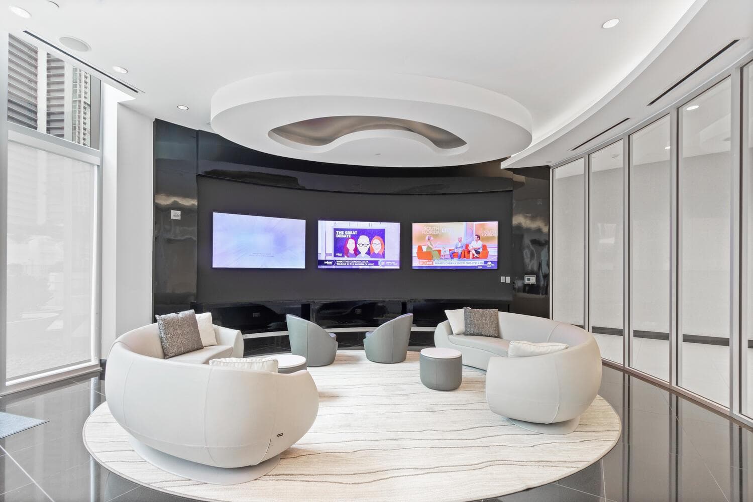 851 NE 1st Avenue # 306, Miami FL 33132 — 18