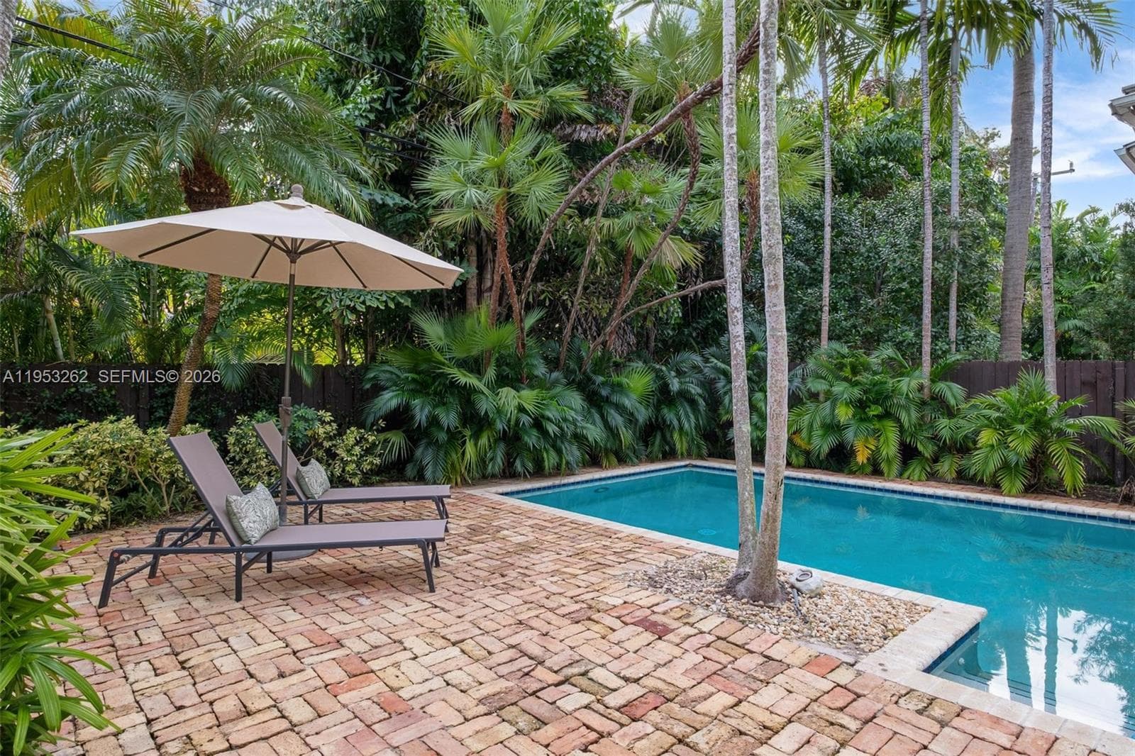 164 W Mashta Dr, Key Biscayne FL 33149 — 26