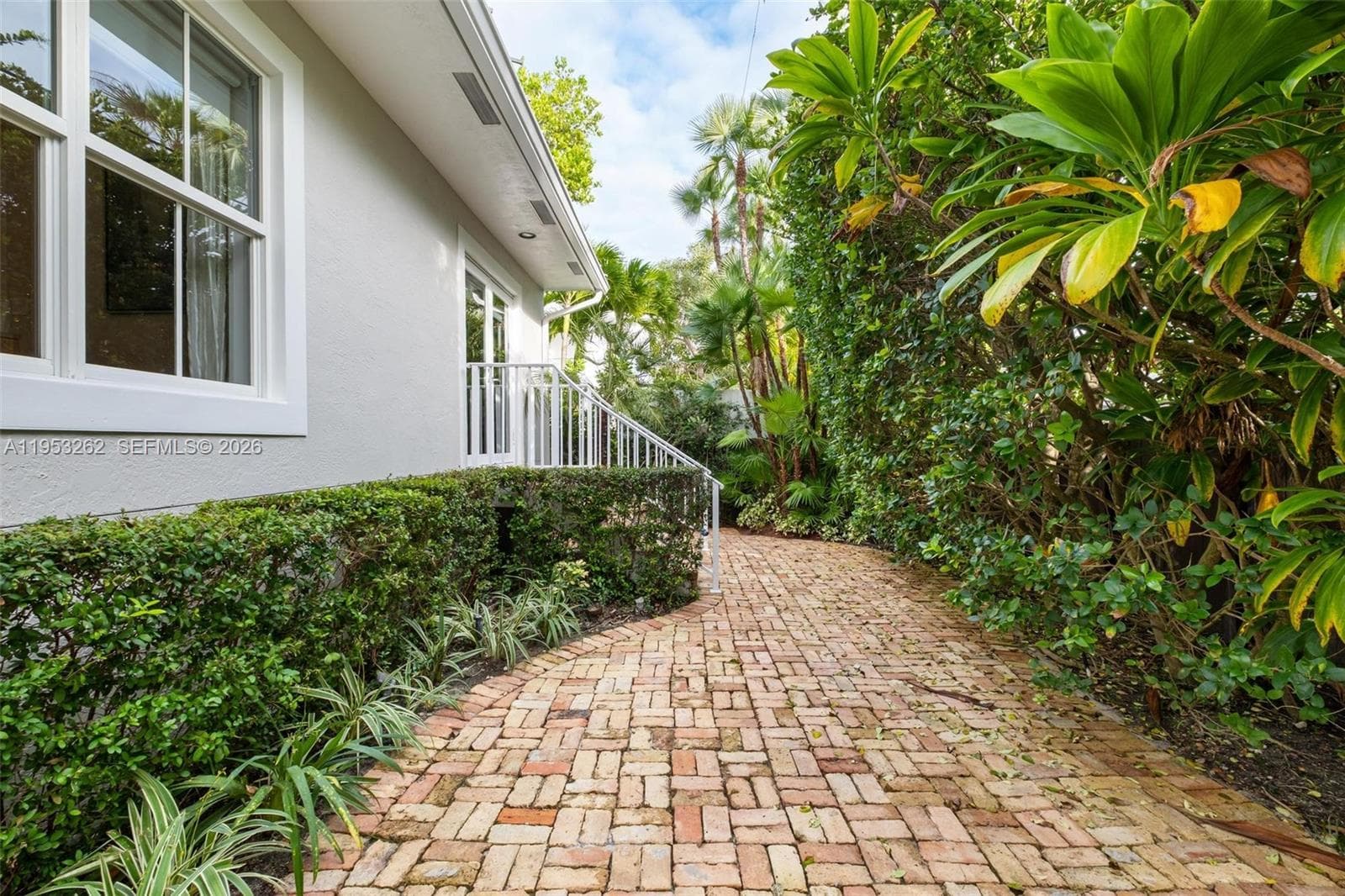 164 W Mashta Dr, Key Biscayne FL 33149 — 31