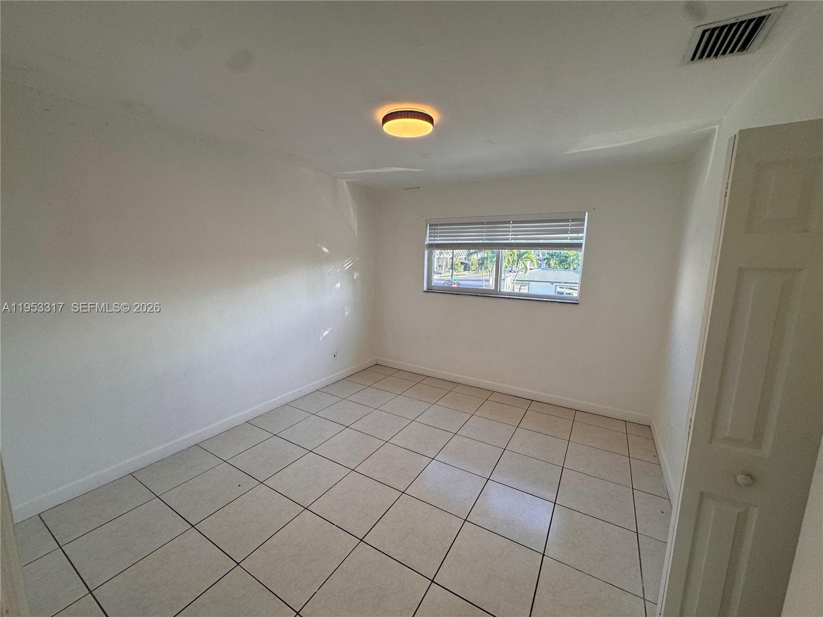 1595 NE 125th St # 6, North Miami FL 33161 — 12
