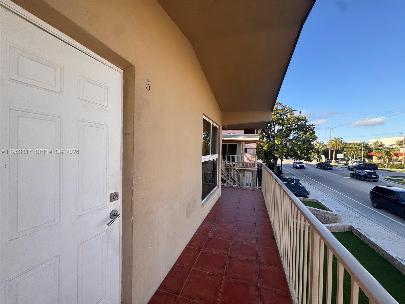 1595 NE 125th St # 6, North Miami FL 33161 — 1