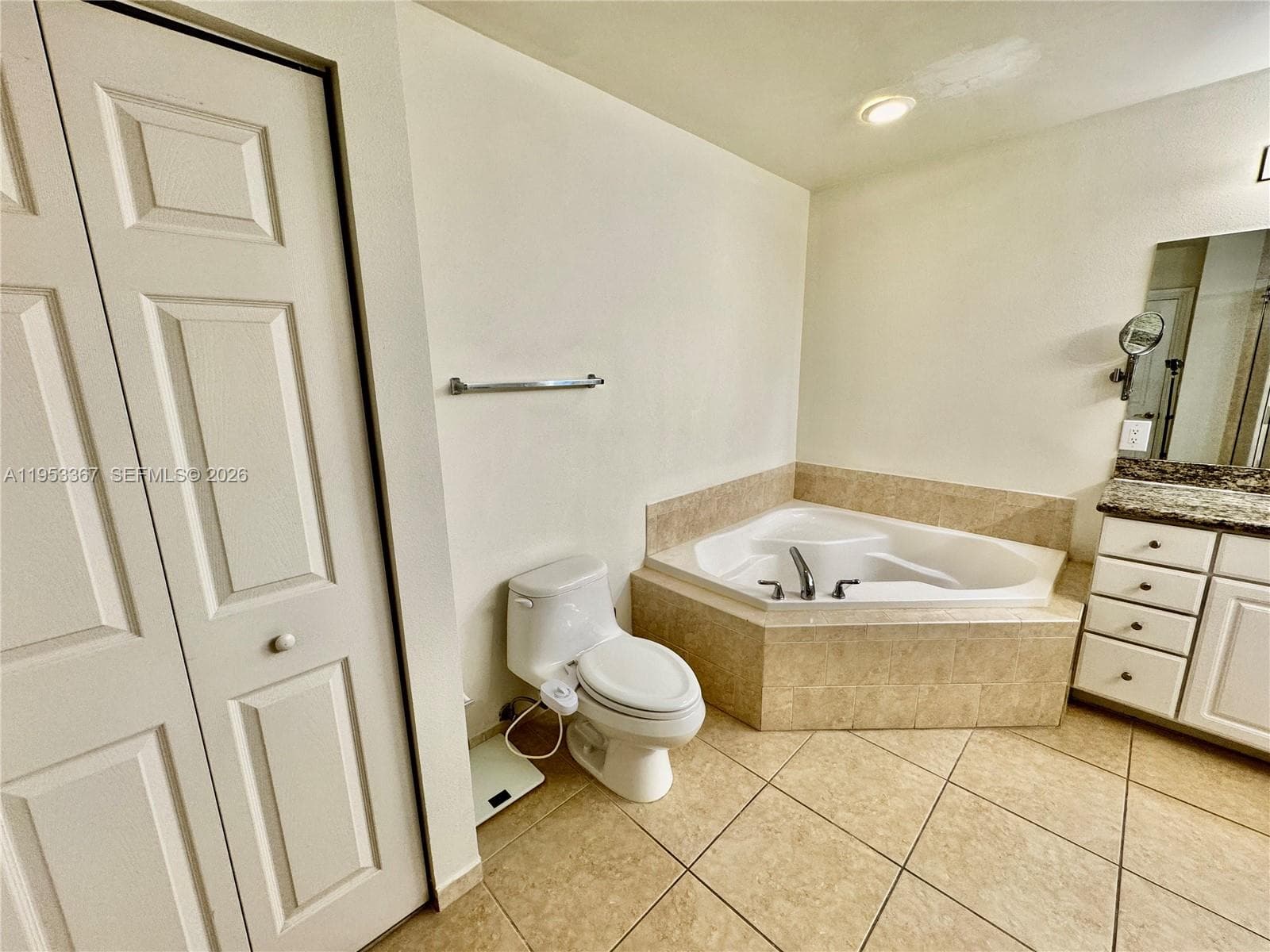 3001 NE 185th St # 514, Aventura FL 33180 — 13