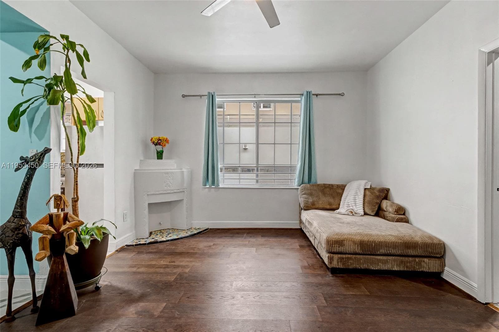 936 Pennsylvania Ave # 107, Miami Beach FL 33139 — 2