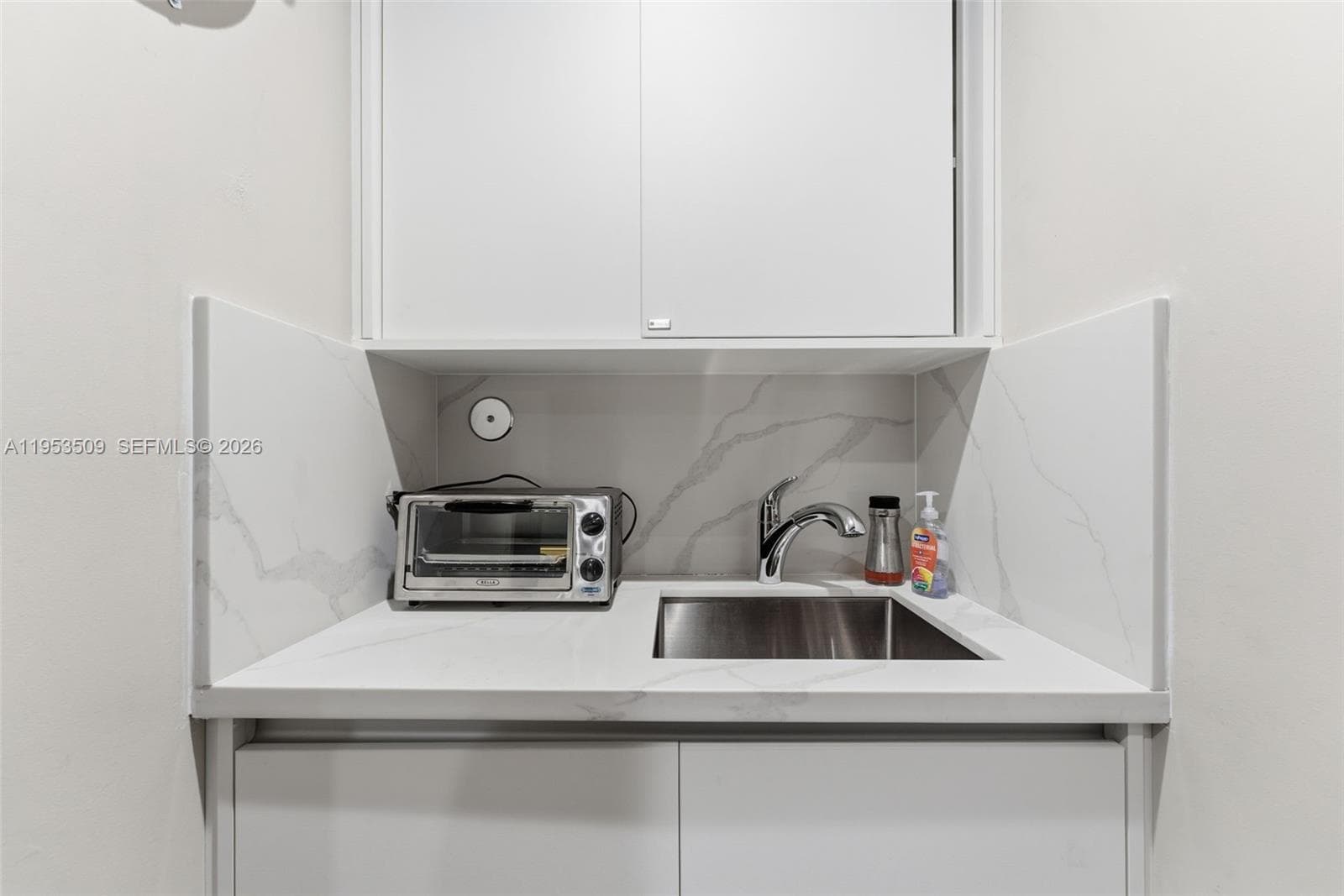 45 Valencia Ave, Coral Gables FL 33134 — 36