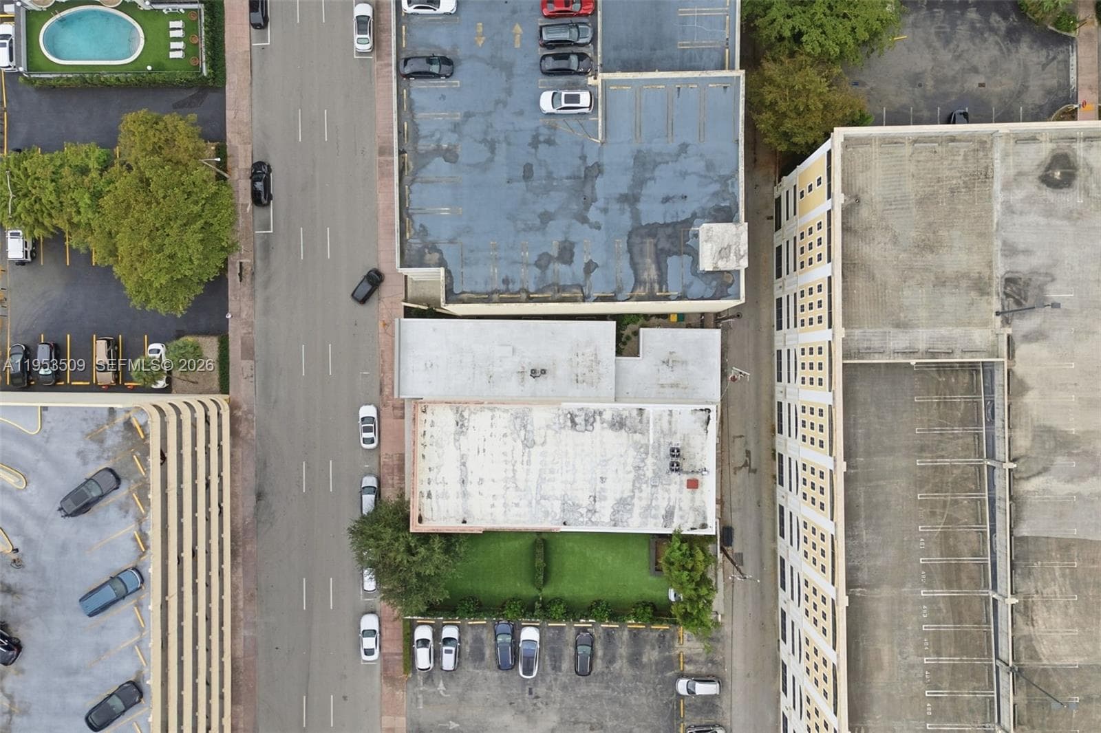 45 Valencia Ave, Coral Gables FL 33134 — 37
