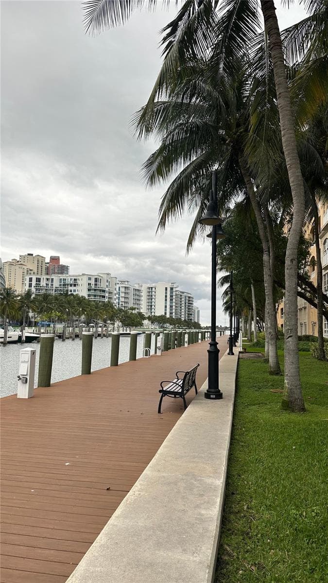 3001 NE 185th St # 119, Aventura FL 33180 — 17