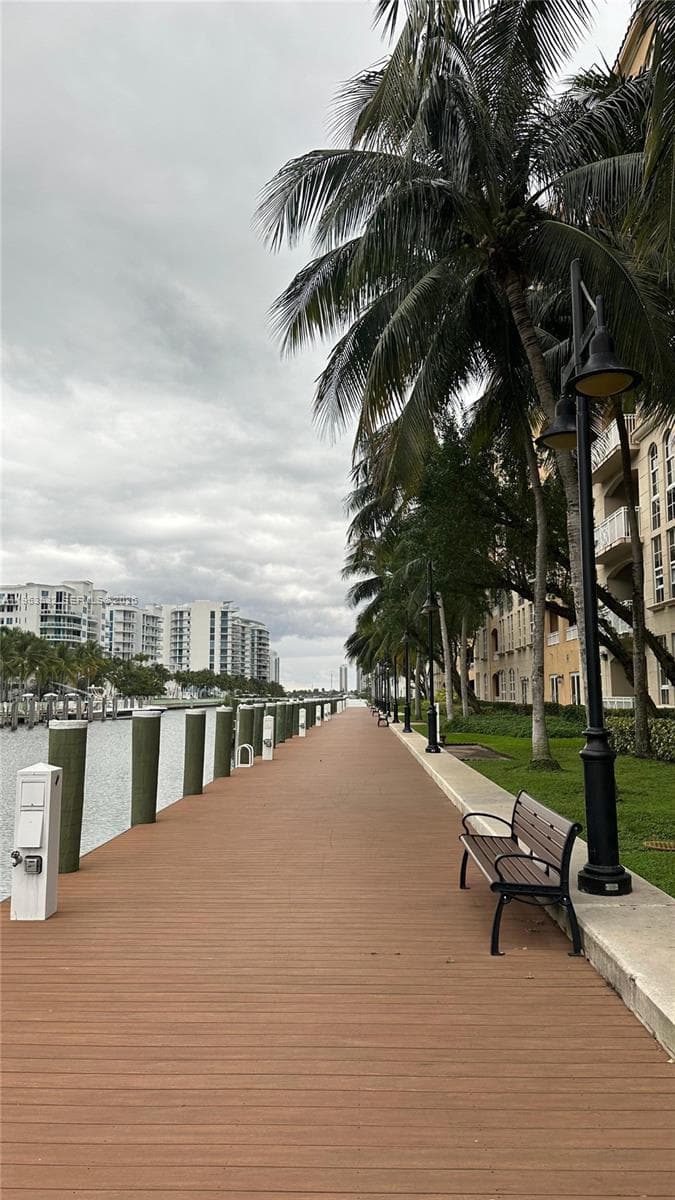 3001 NE 185th St # 119, Aventura FL 33180 — 18