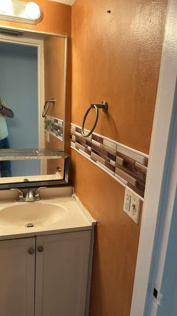 3660 NE 166TH ST # 609, North Miami Beach FL 33160 — 8