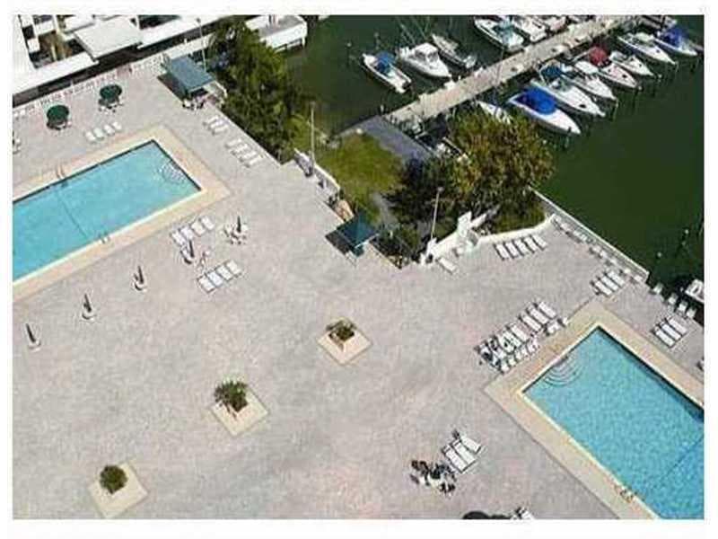 18031 Biscayne Bl # 3, Aventura FL 33160 — 8