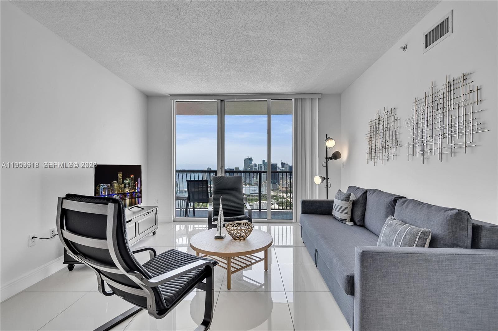 1750 N Bayshore Dr # 5310, Miami FL 33132 — 17