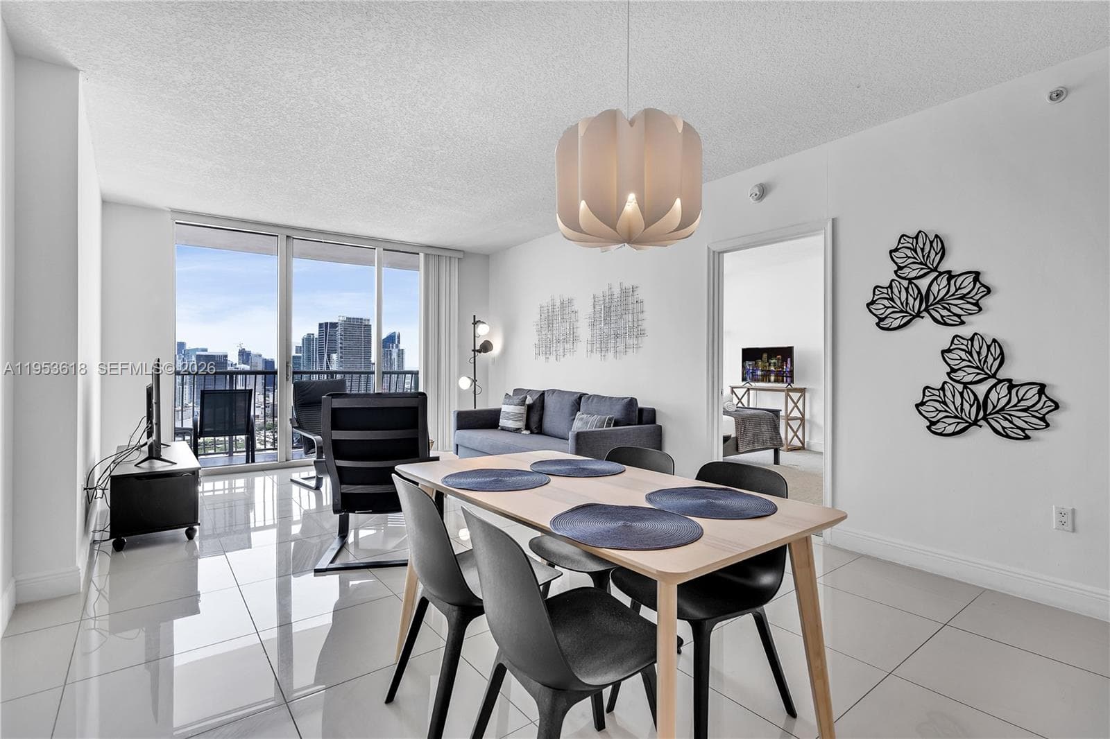 1750 N Bayshore Dr # 5310, Miami FL 33132 — 16