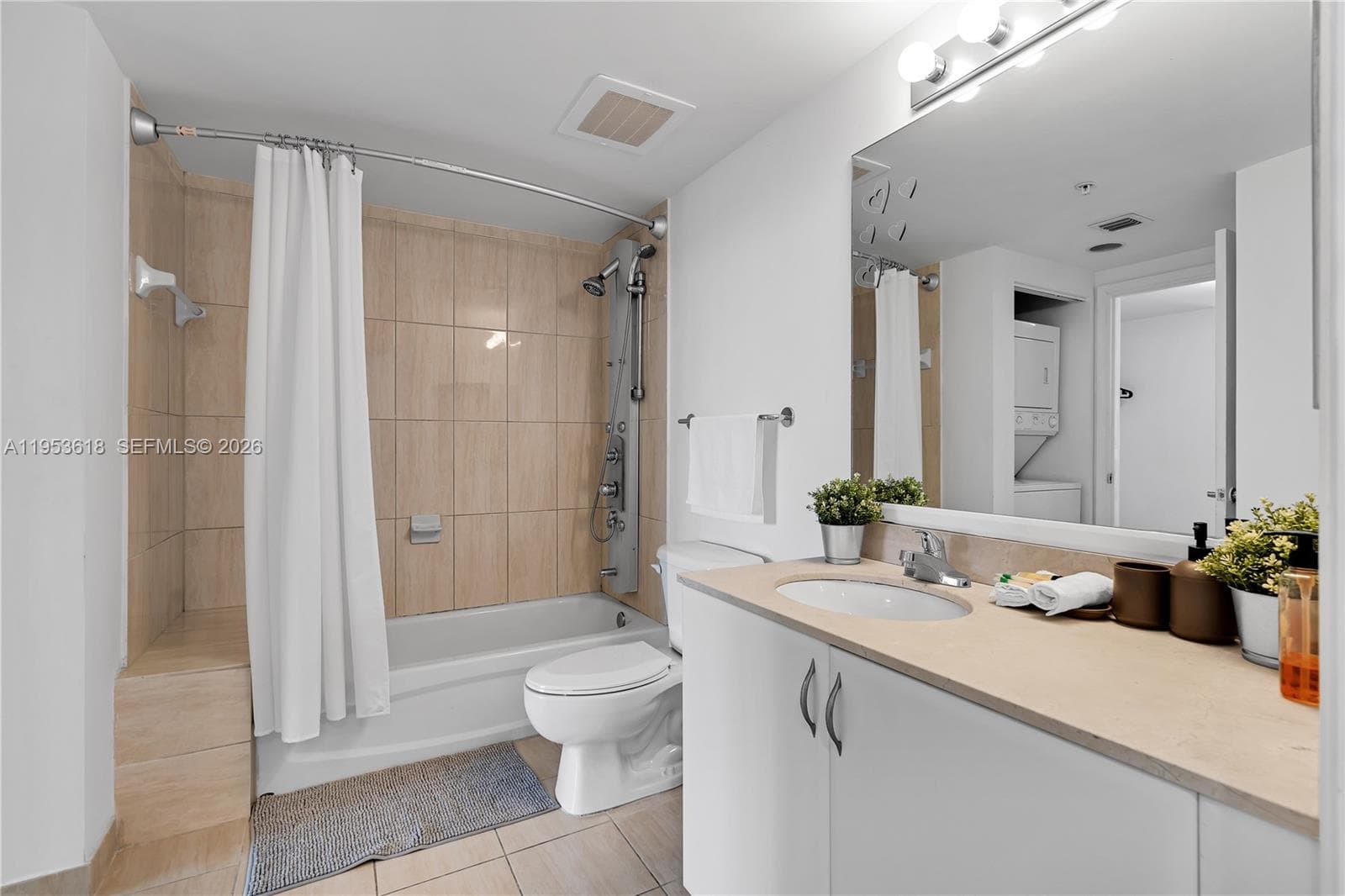 1750 N Bayshore Dr # 5310, Miami FL 33132 — 26