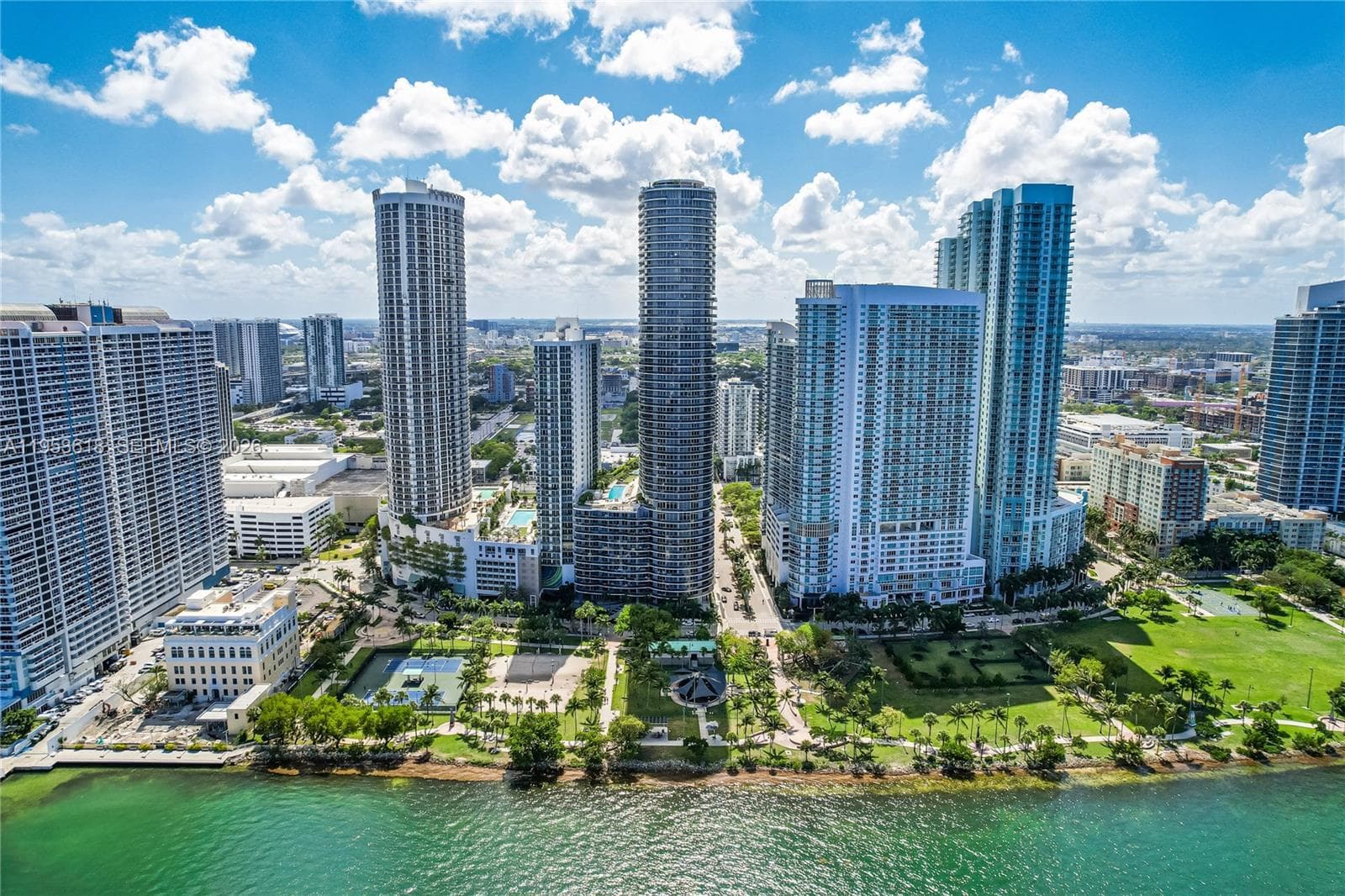 1750 N Bayshore Dr # 5310, Miami FL 33132 — 32