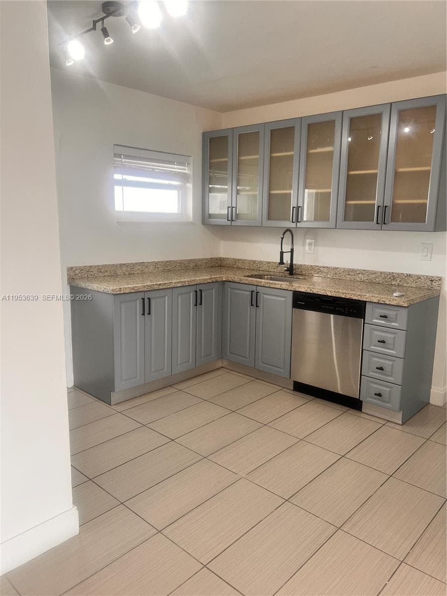 1300 Lincoln Rd # B902, Miami Beach FL 33139 — 9