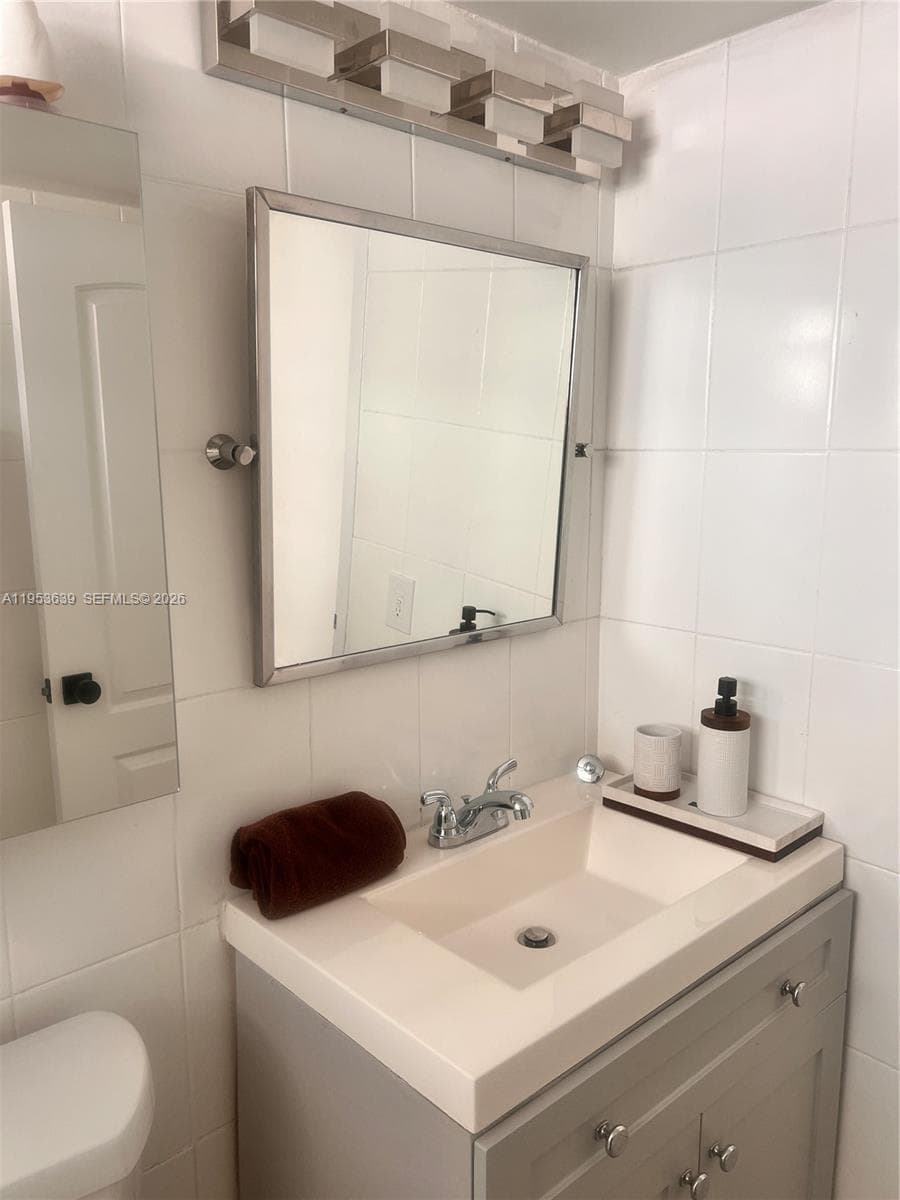 1300 Lincoln Rd # B902, Miami Beach FL 33139 — 10