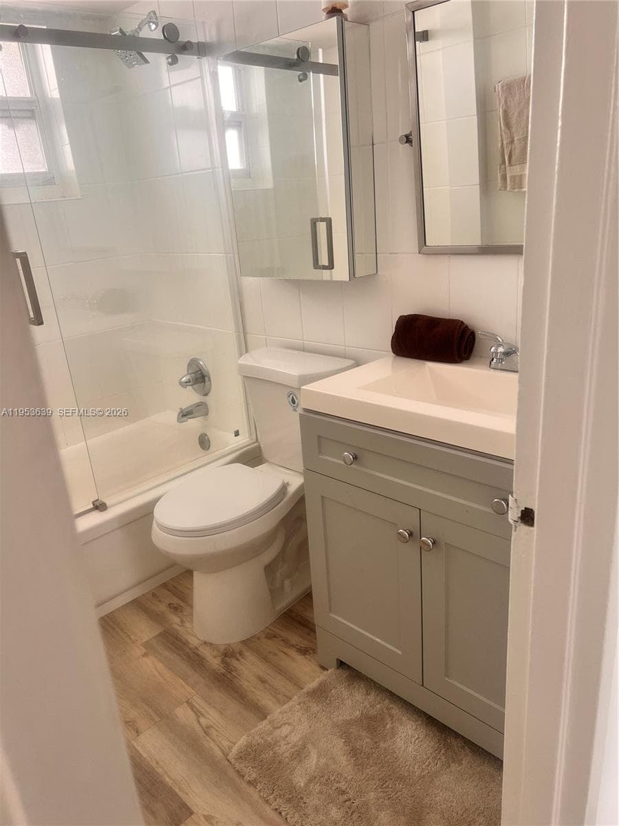 1300 Lincoln Rd # B902, Miami Beach FL 33139 — 11