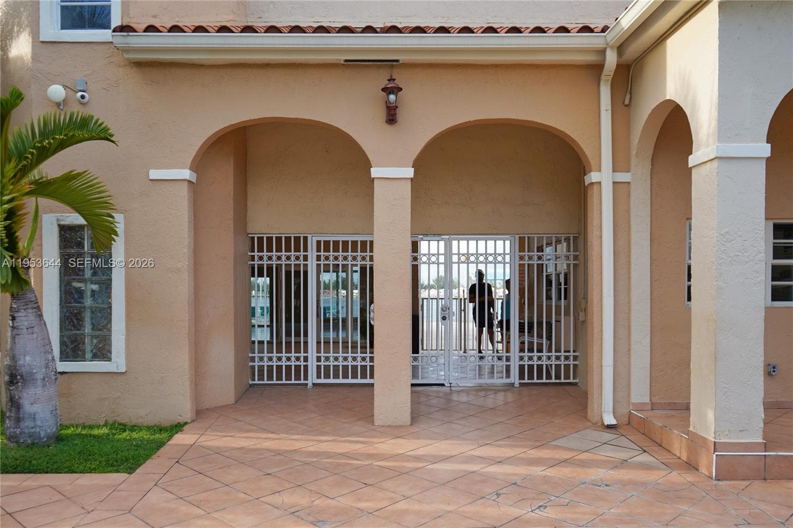 12415 NW 7th St, Miami FL 33182 — 47