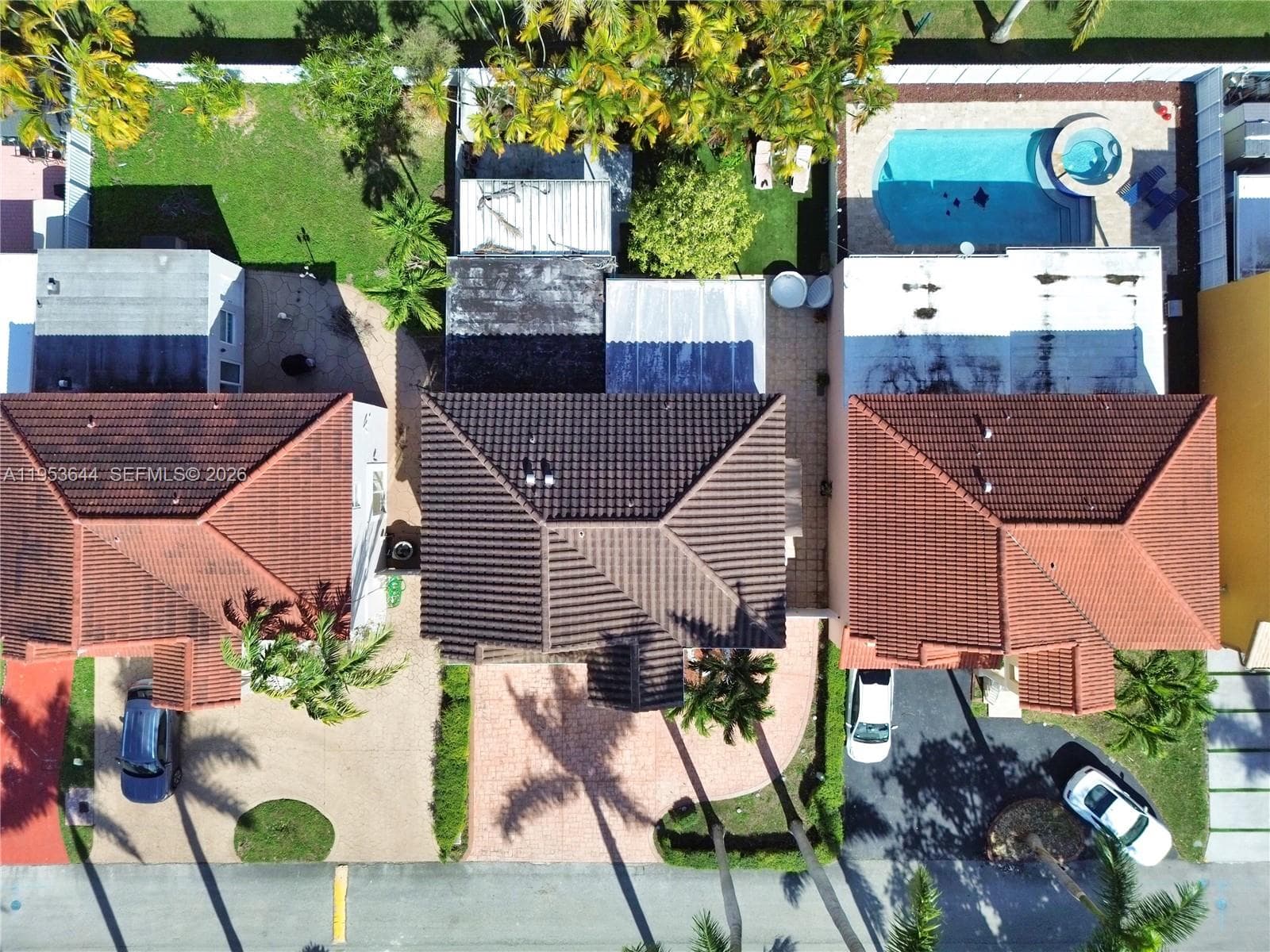 12415 NW 7th St, Miami FL 33182 — 36