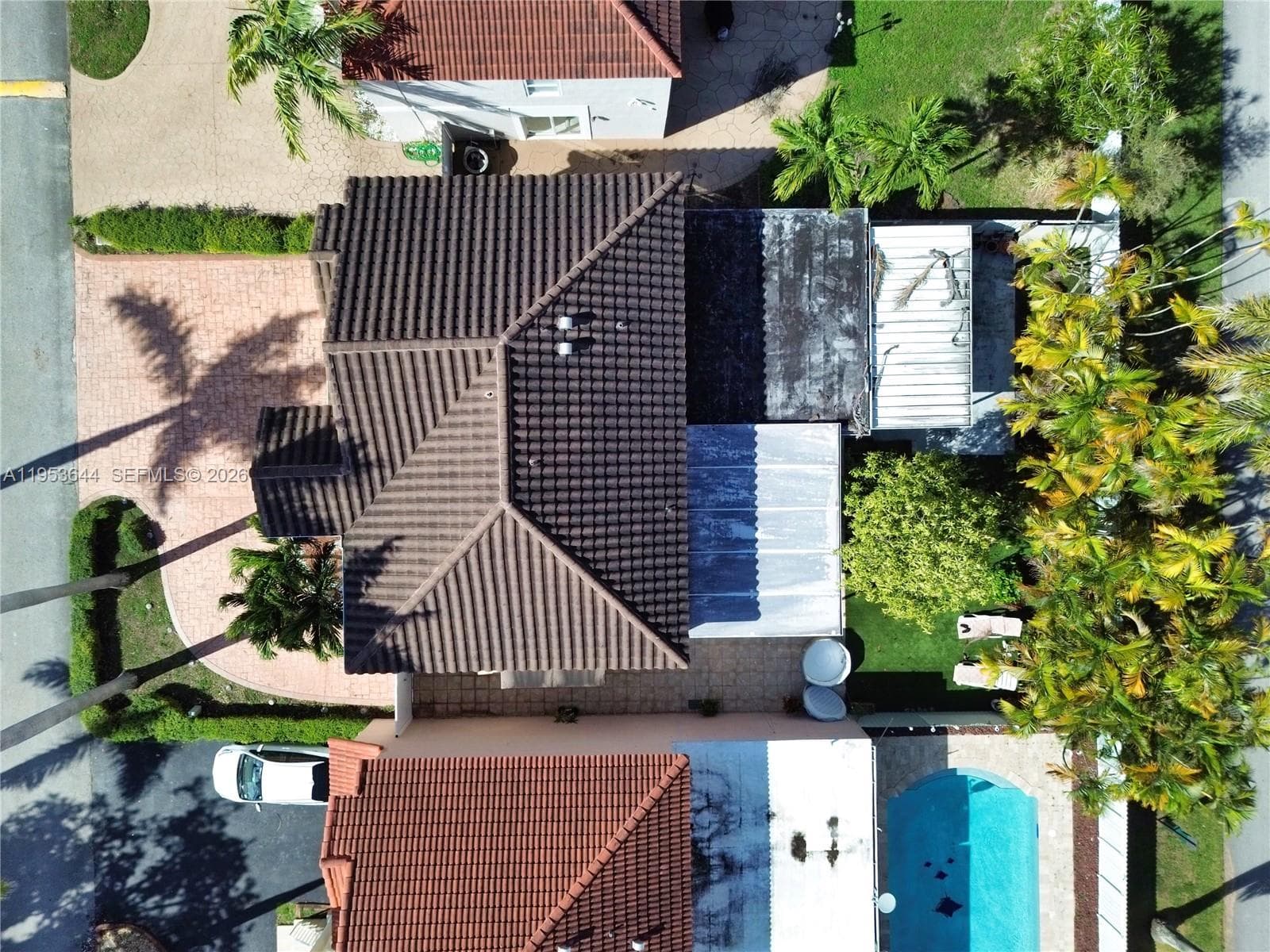 12415 NW 7th St, Miami FL 33182 — 37