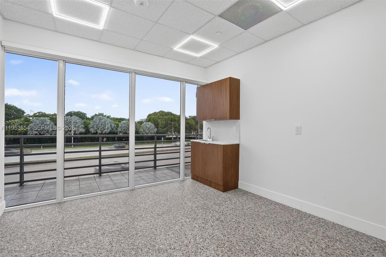 Beauty Salon Suites For Rent NOW Right In Front of FIU Publix Shopping, FL 33174 — 22