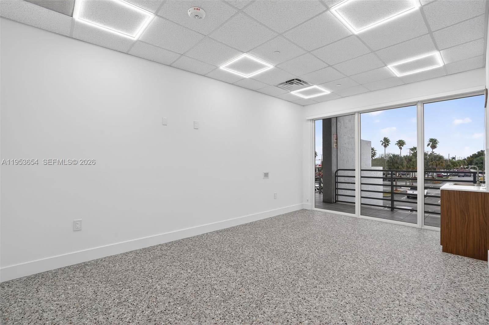 Beauty Salon Suites For Rent NOW Right In Front of FIU Publix Shopping, FL 33174 — 7