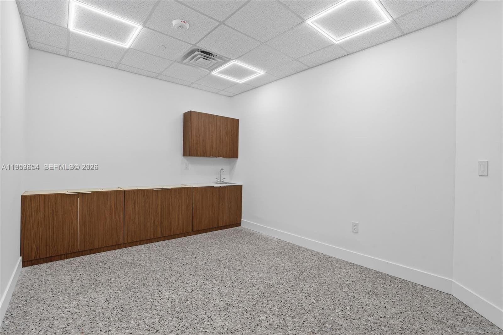 Beauty Salon Suites For Rent NOW Right In Front of FIU Publix Shopping, FL 33174 — 19