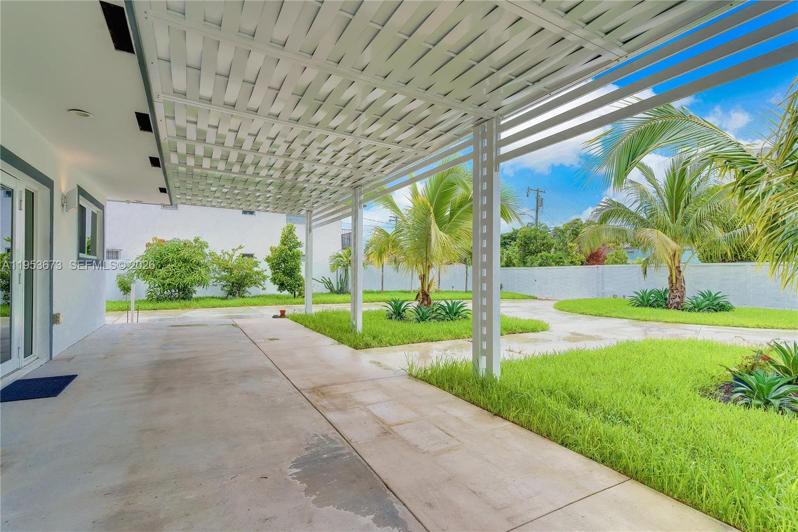 2247 NW 2nd St, Miami FL 33125 — 26